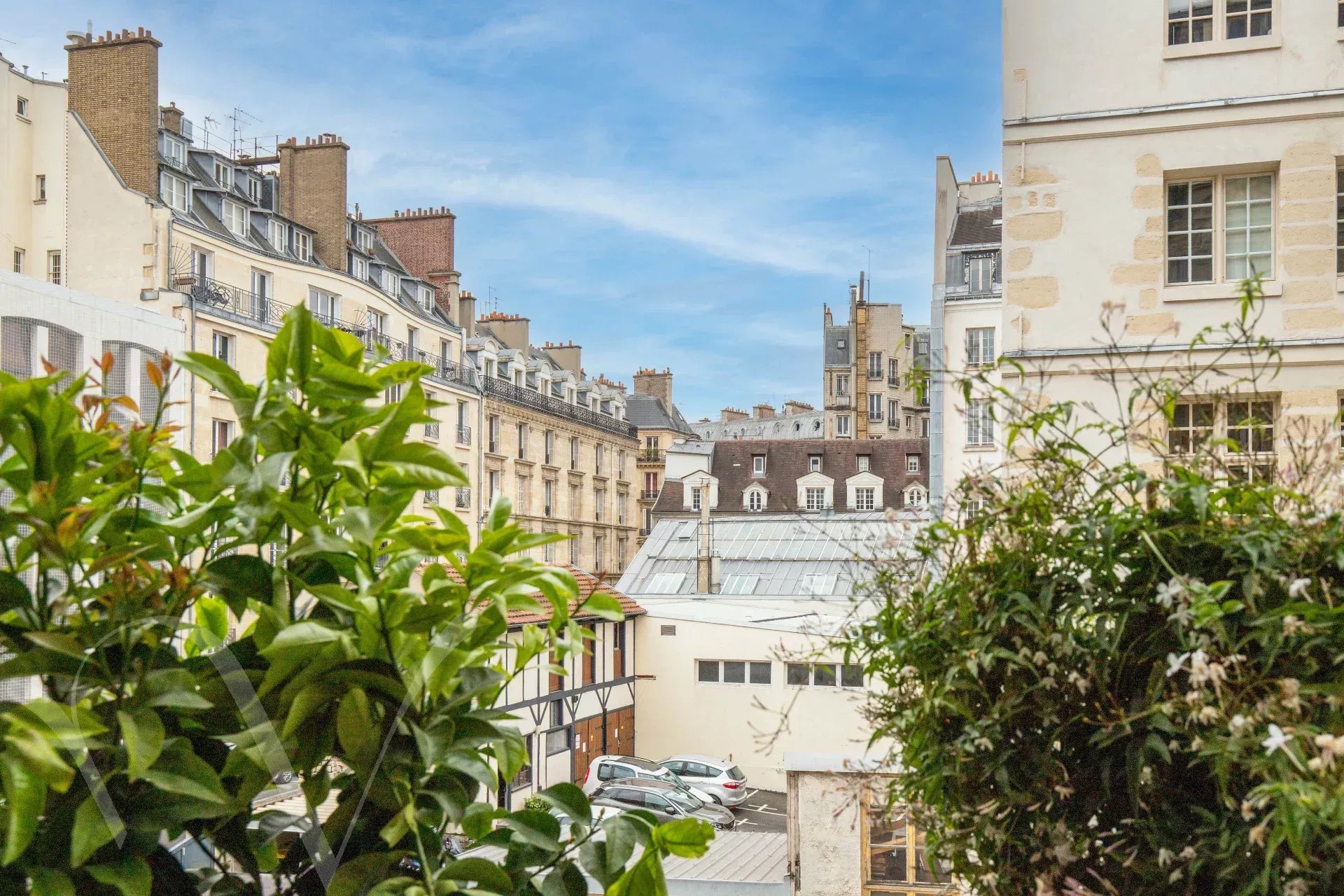 A vendre appartement – Saint Germain des Prés – 75006 – 2 chambres – balcon – ouest – parfait état – 90 m²