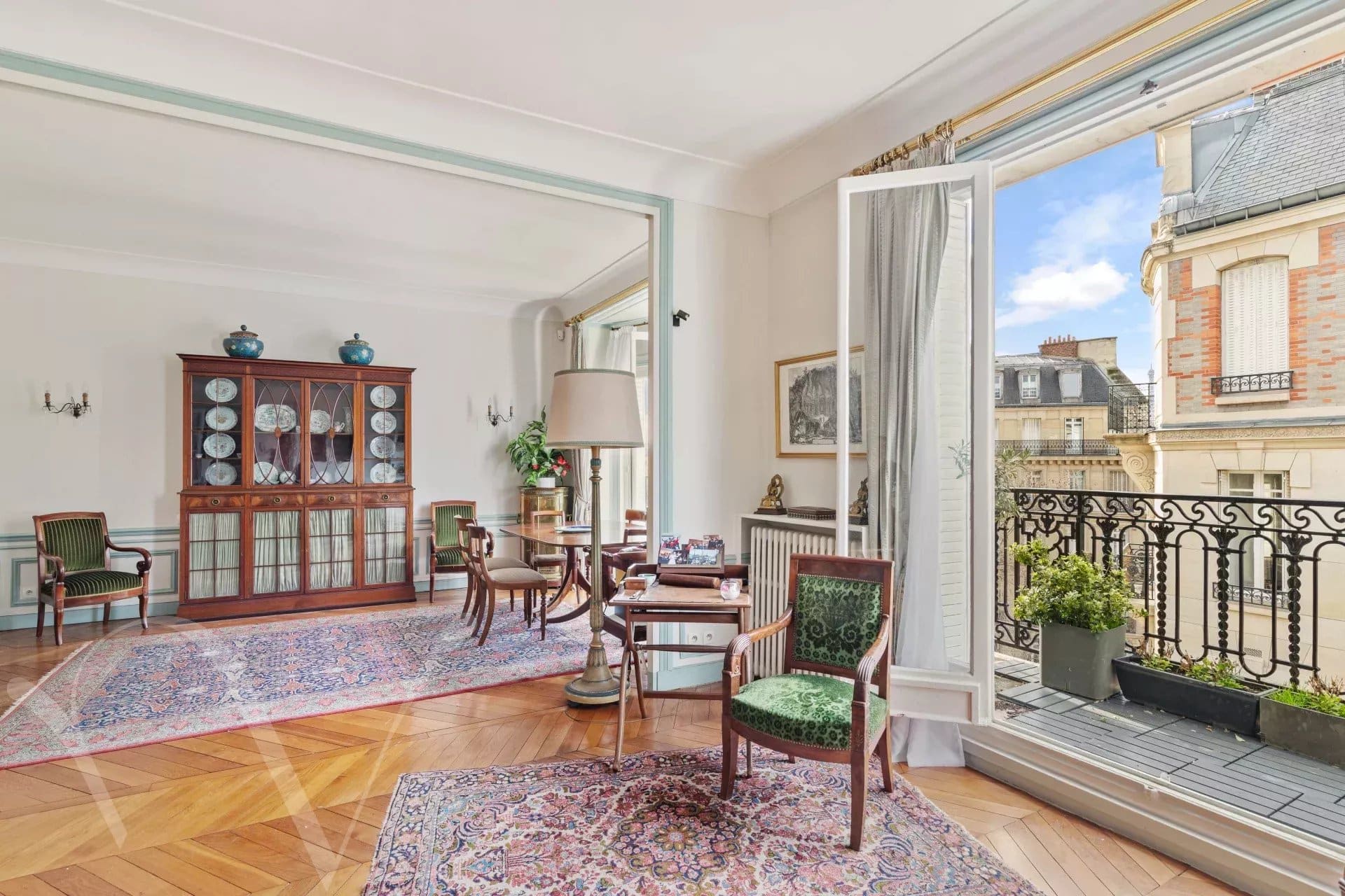 RUE DE LUYNES APPARTEMENT FAMILIAL