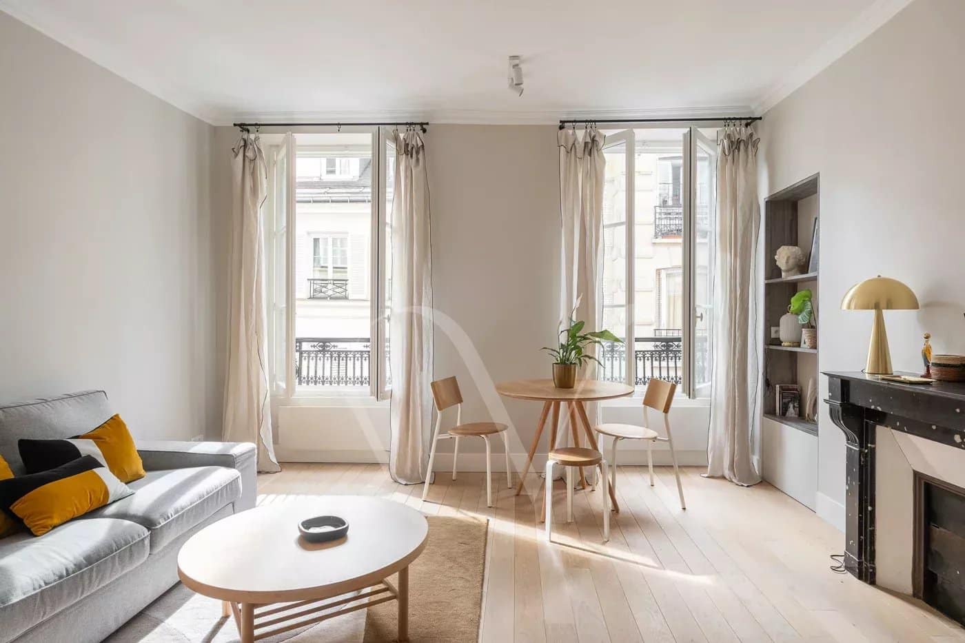 75007 Appartement pied-à-terre à vendre proche du Bon Marché deux pièces