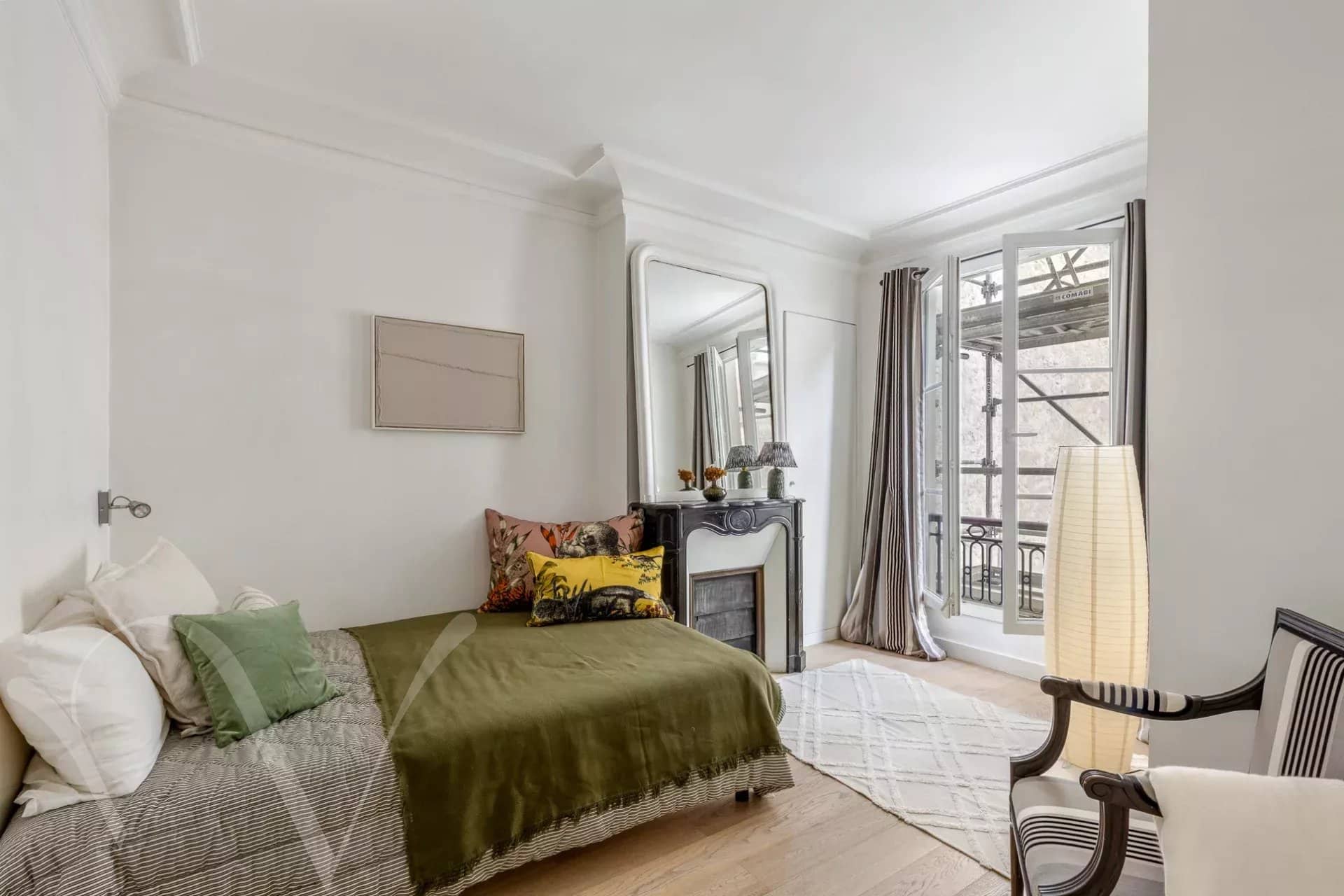 Appartement deux pièces à vendre Paris 75006 Cherche Midi – Bon Marché – orienté sud
